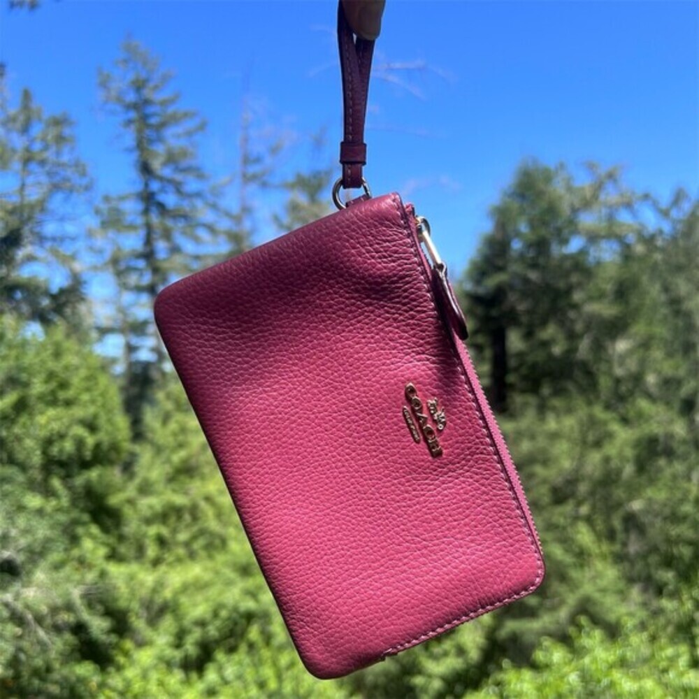 COACH Pebbled Leather Wristlet Double Zip Cardholder Wallet Pink w Gold Hardware